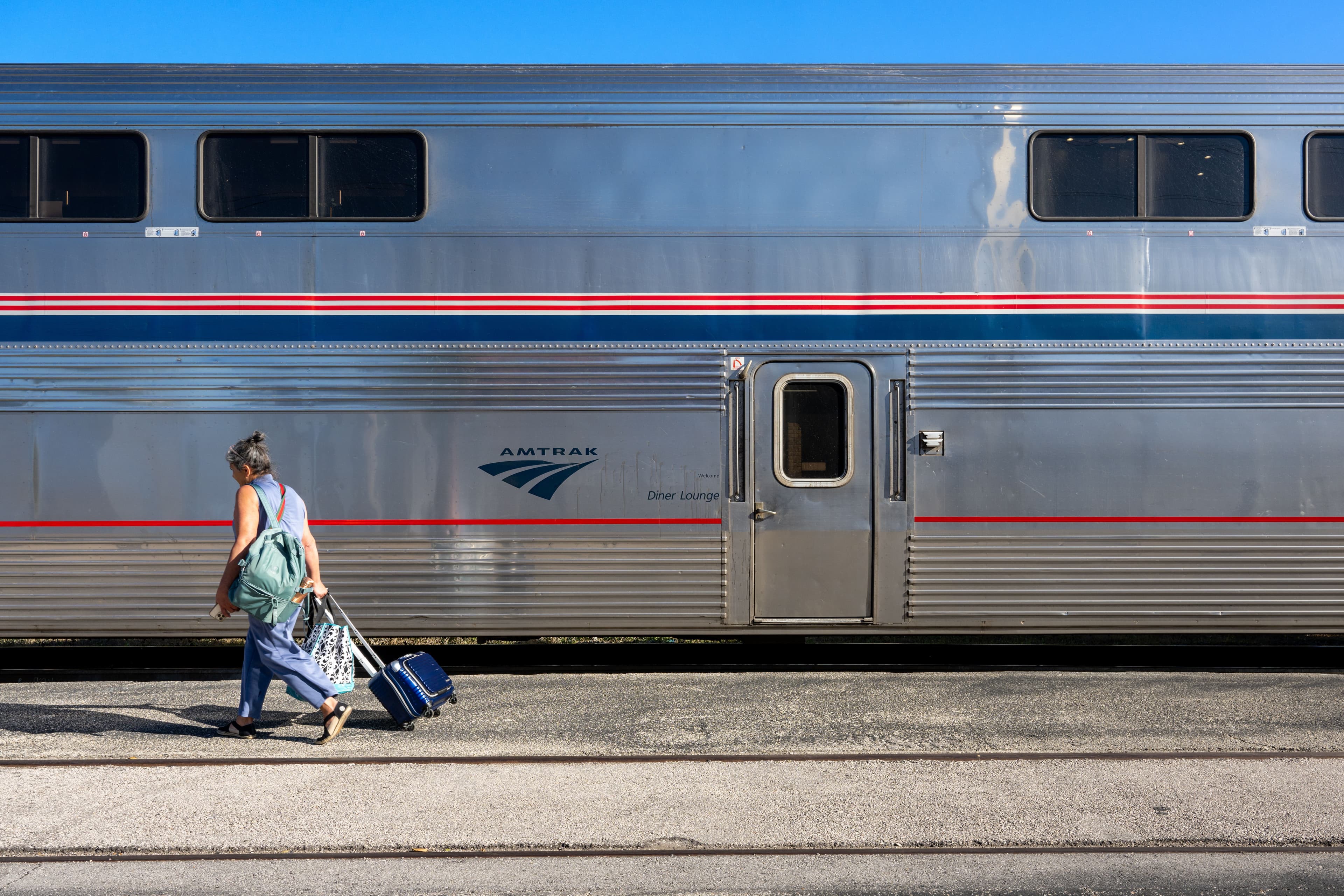 Ditch the Airport Chaos: The Best Apps for Traveling by Bus, Train, and Ferry