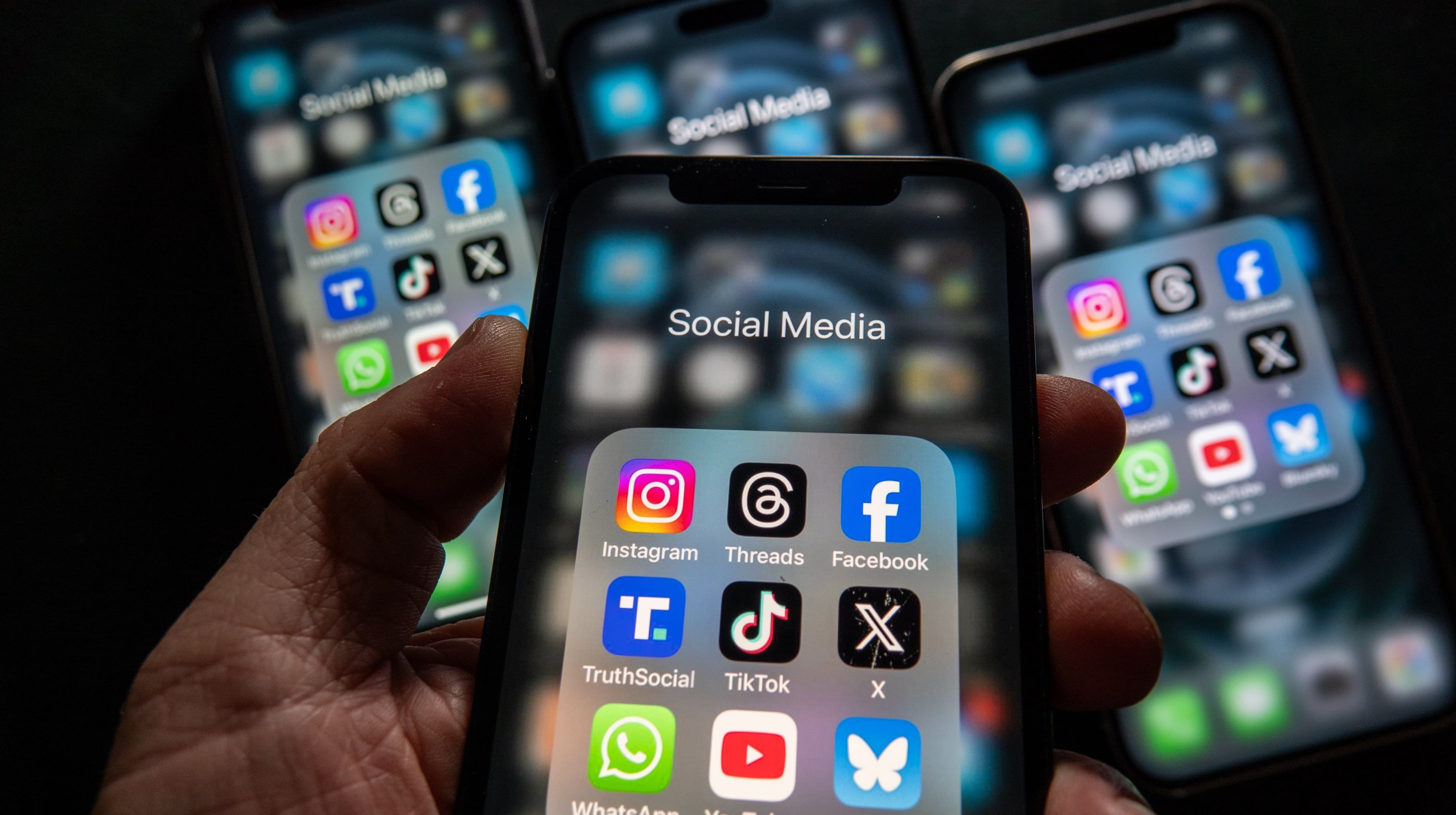 Should Kids Be Banned From Social Media? The Global Debate Heating Up