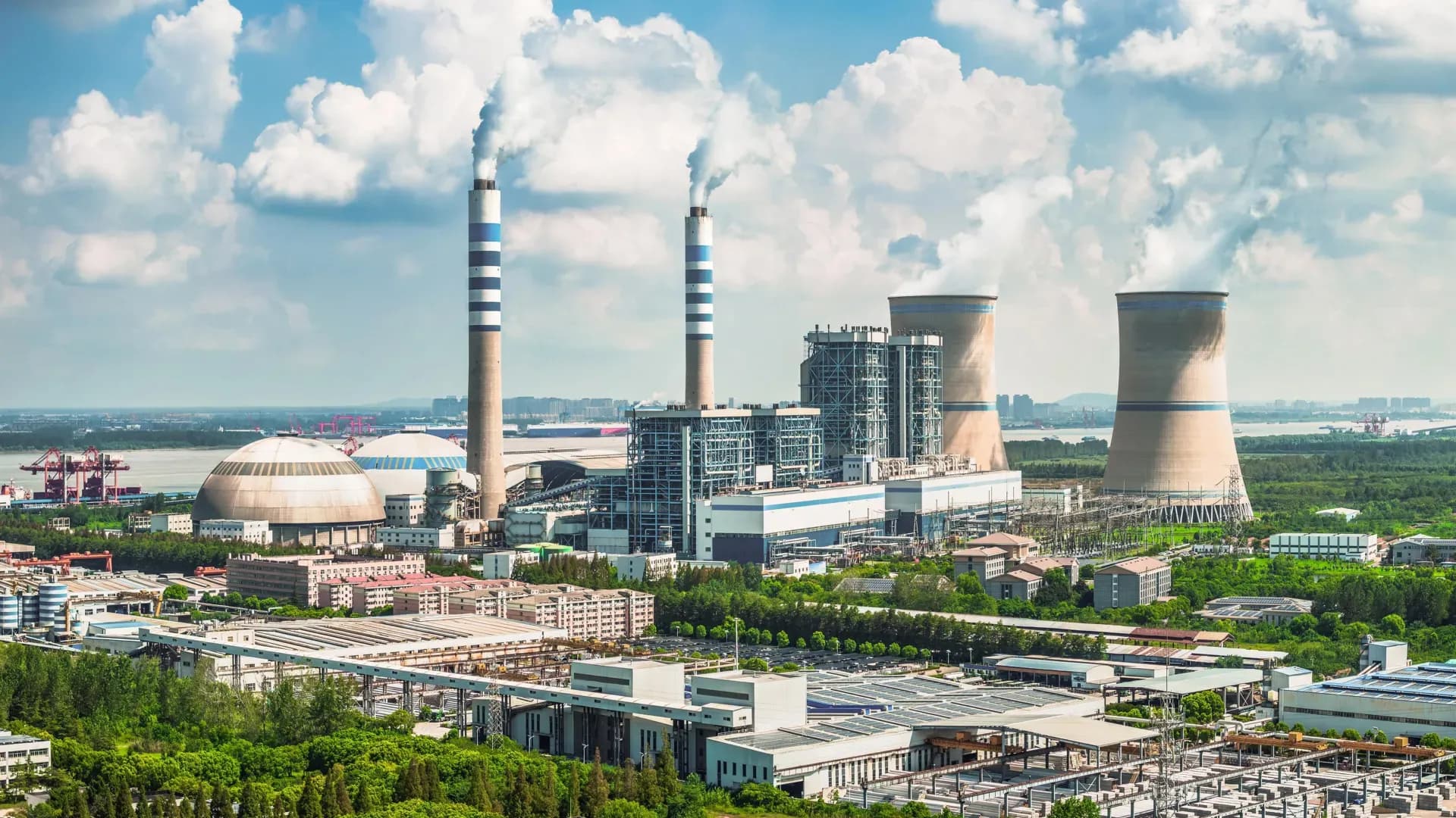 Climate TRACE Emissions Database Undercounts Vehicle CO2 by 70%, Study Warns