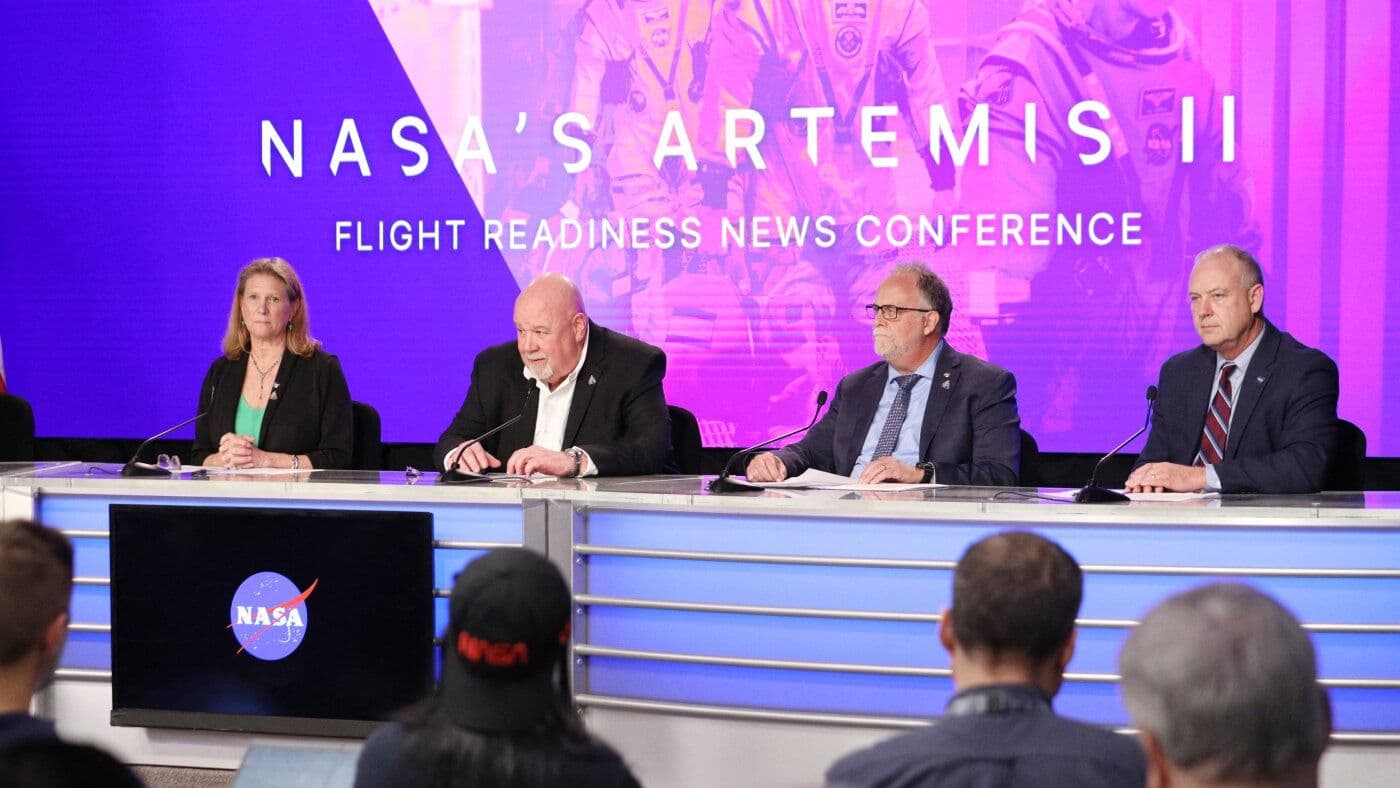 NASA Sets April 1 Launch Date for Artemis II Crewed Moon Mission