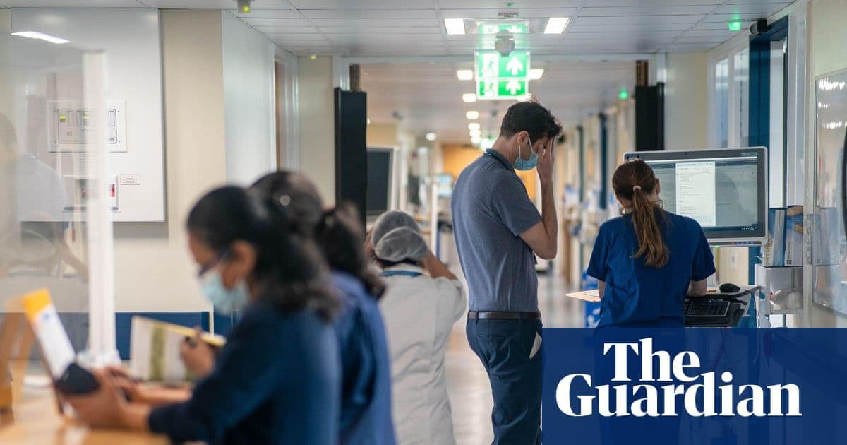 NHS Moves to Ban Political Symbols on Uniforms Following Damning Antisemitism Review