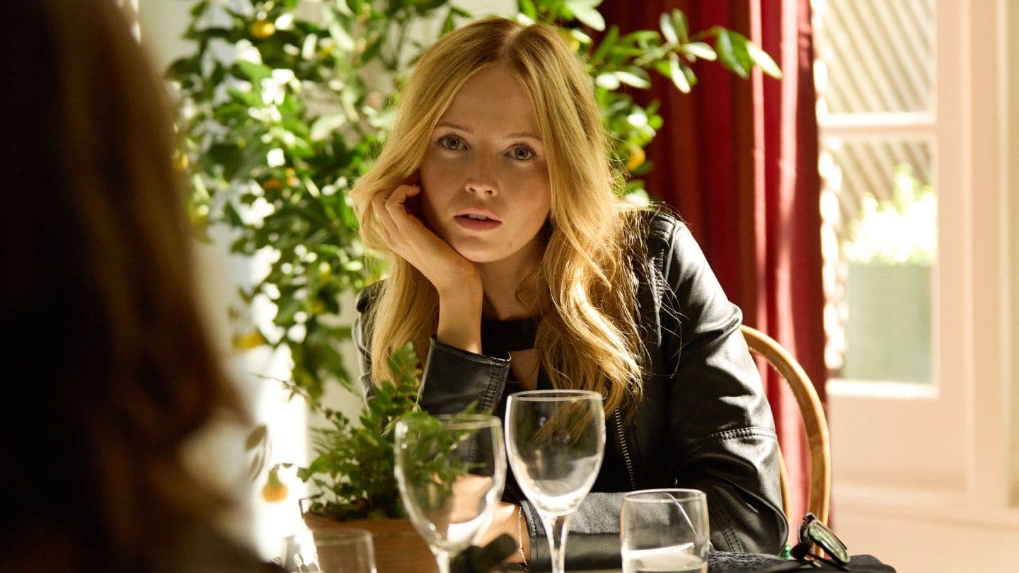 Ellie Bamber Opens Up About the Fear and Empowerment of Portraying Kate Moss on Screen