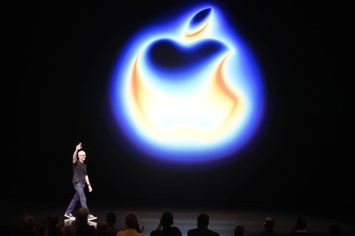 Apple Warns of Inevitable Price Hikes as AI Fuels Global Memory Chip Shortage