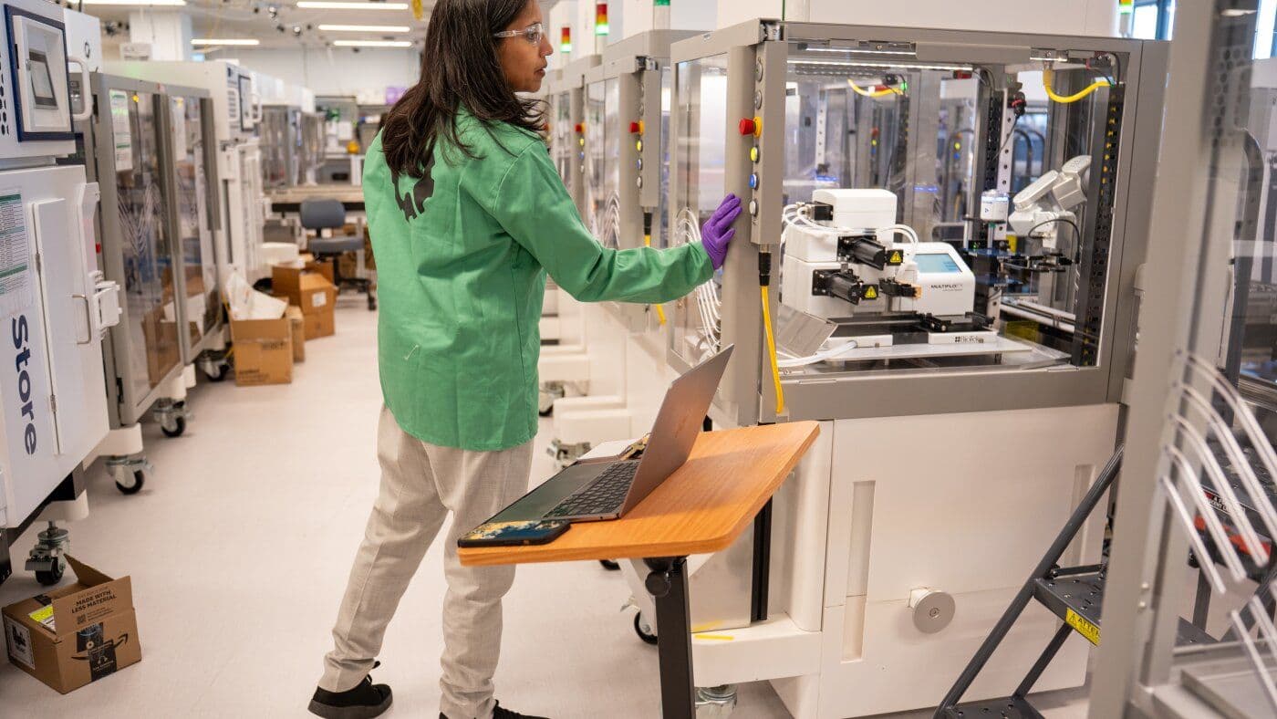 The Rise of AI-Powered Robotic Laboratories Transforming Scientific Research