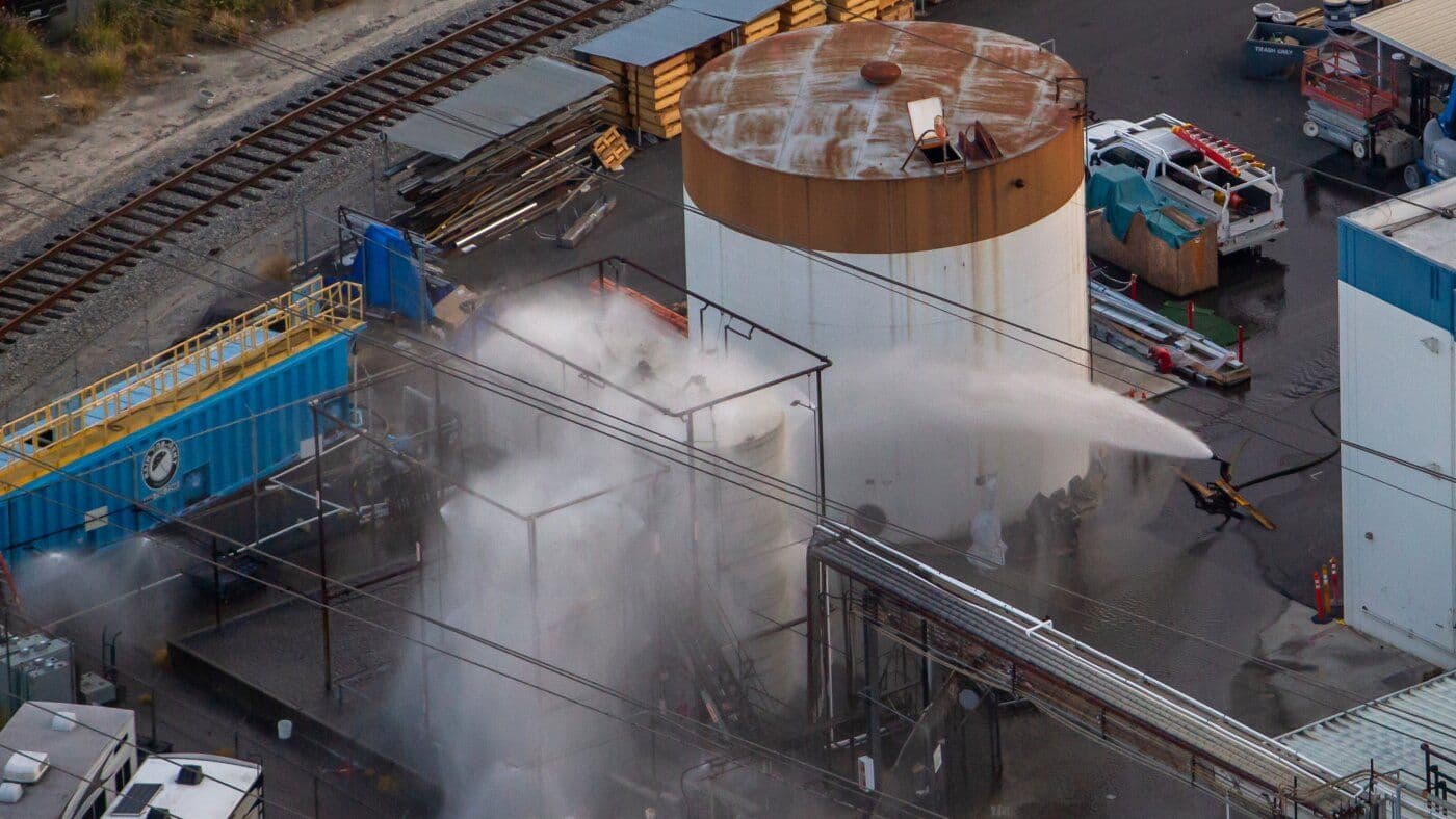 Chemical Tank Crack Triggers State of Emergency, Forces 50,000 to Flee California City