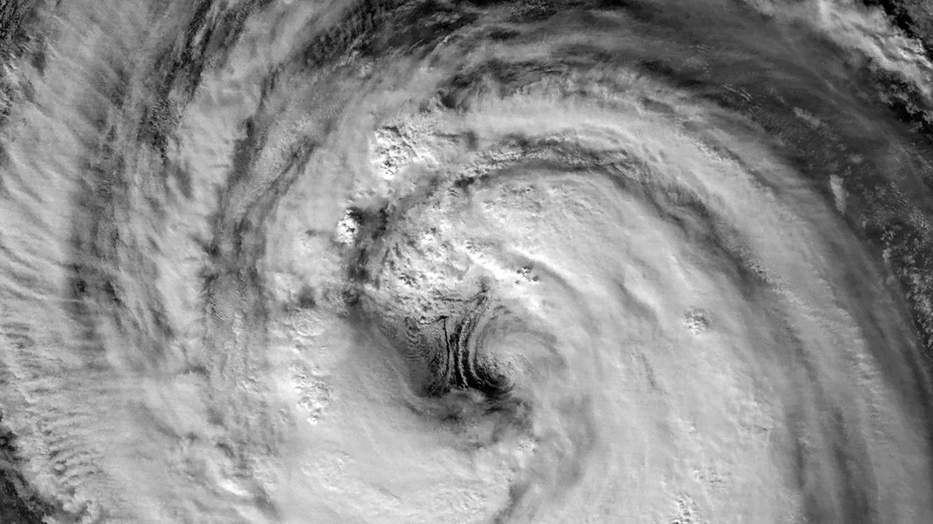 Typhoon Jangmi's Massive Eye Captured in Stunning Nighttime Satellite Images Near Japan