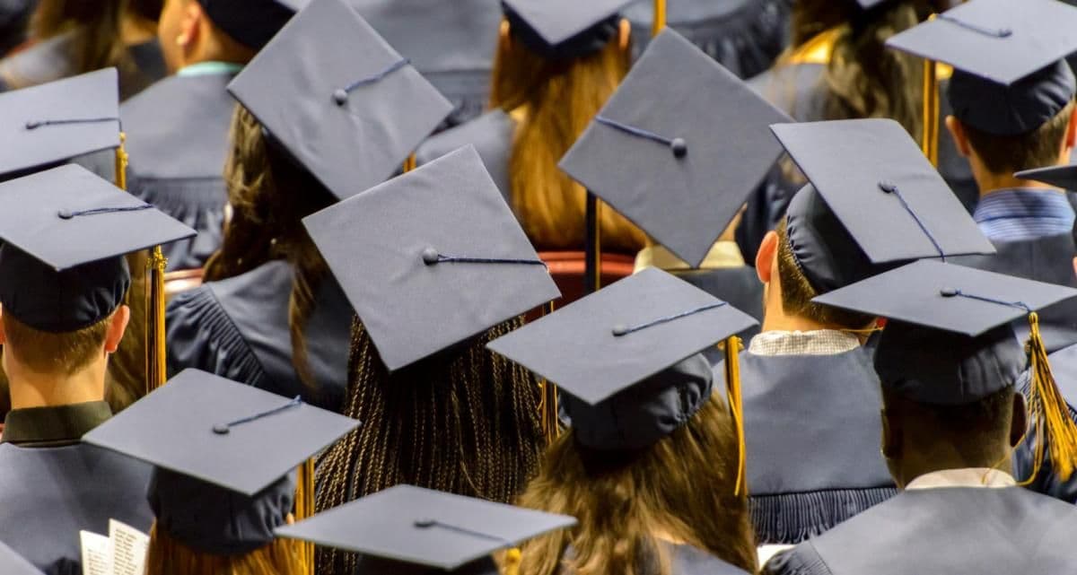 Why Mentioning AI at 2026 Graduation Speeches Is a Recipe for Boos